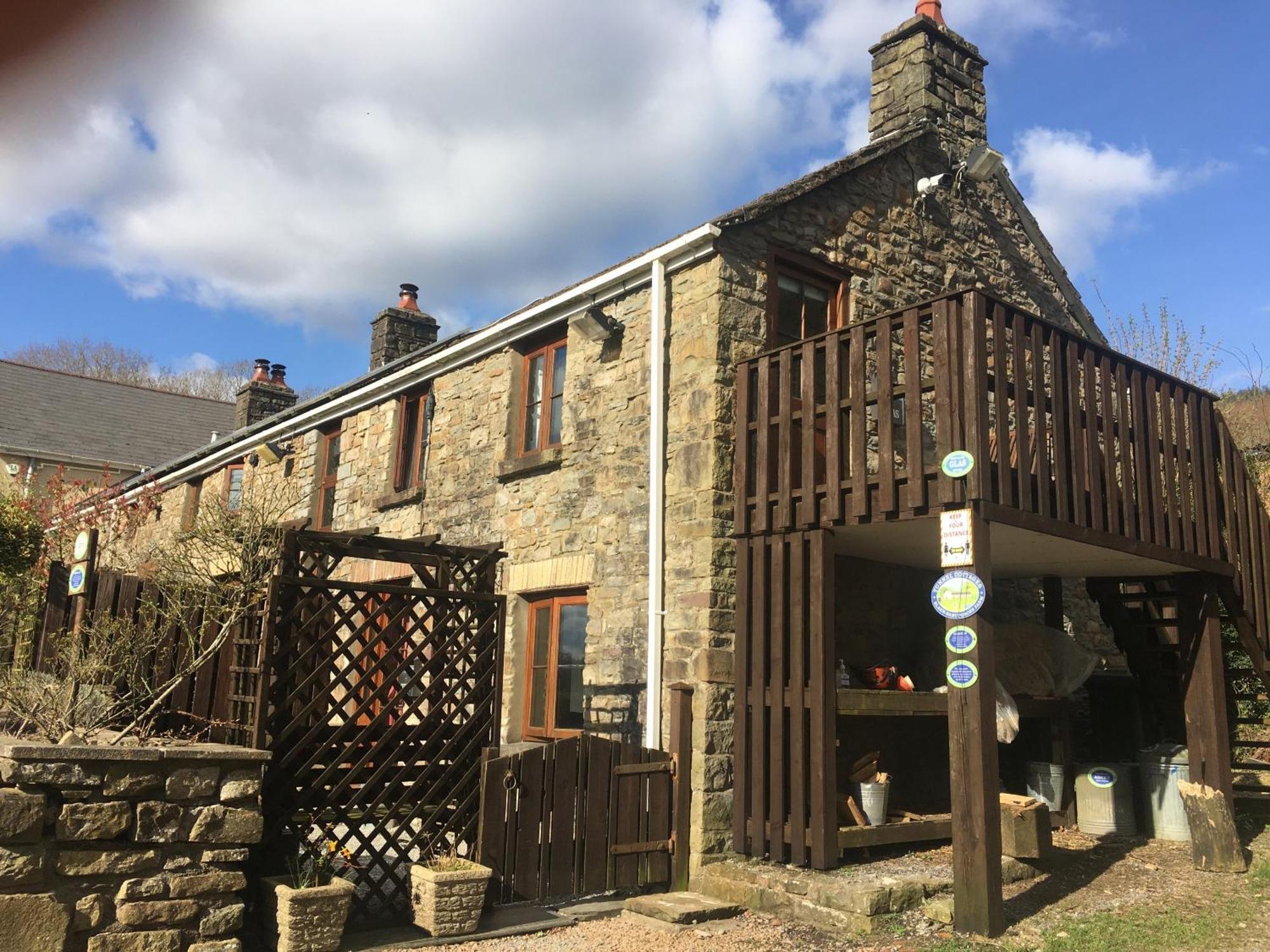 Tunnel Cottages At Blaen-Nant-Y-Groes Farm Aberdare Room photo