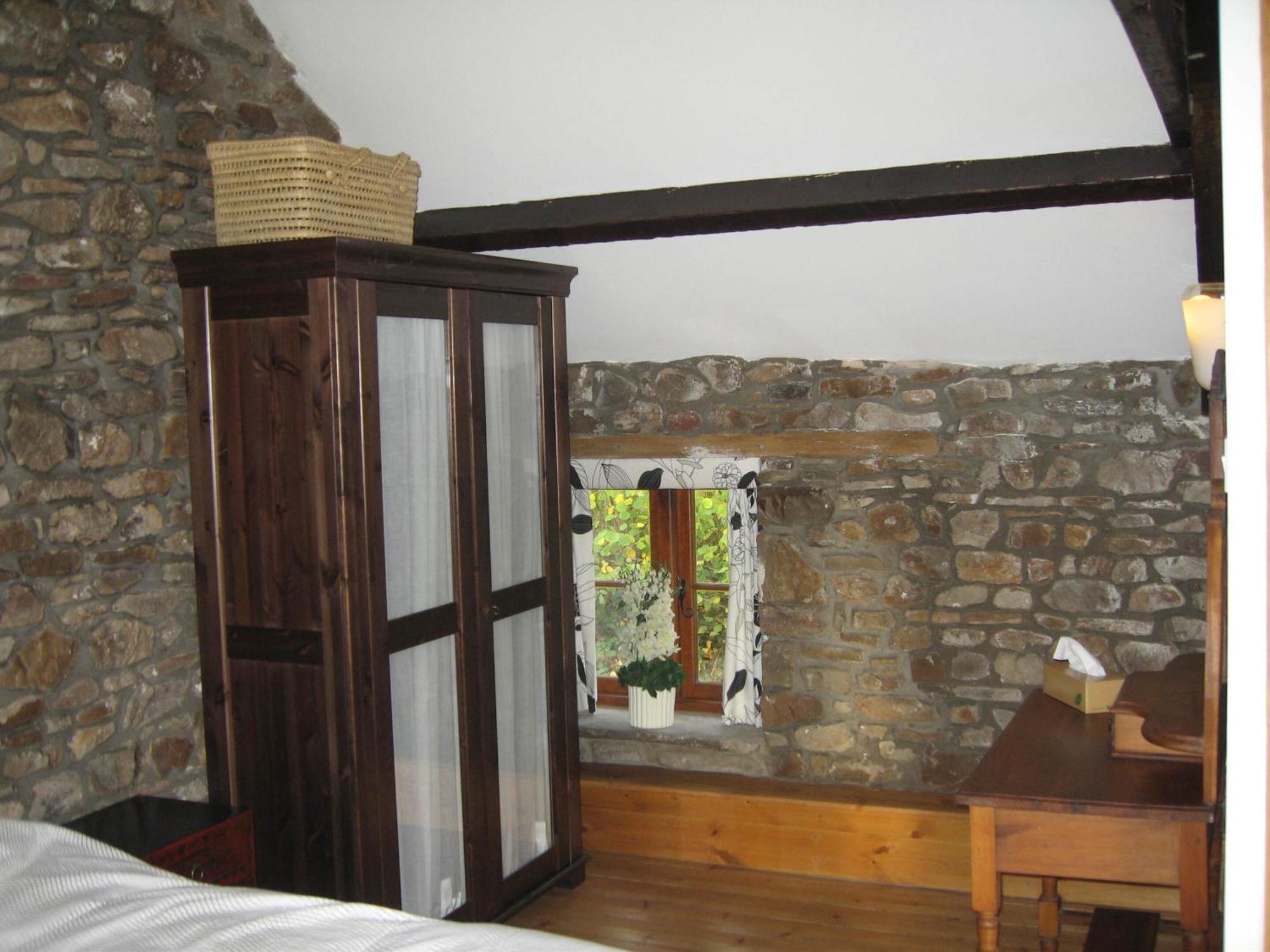 Tunnel Cottages At Blaen-Nant-Y-Groes Farm Aberdare Room photo