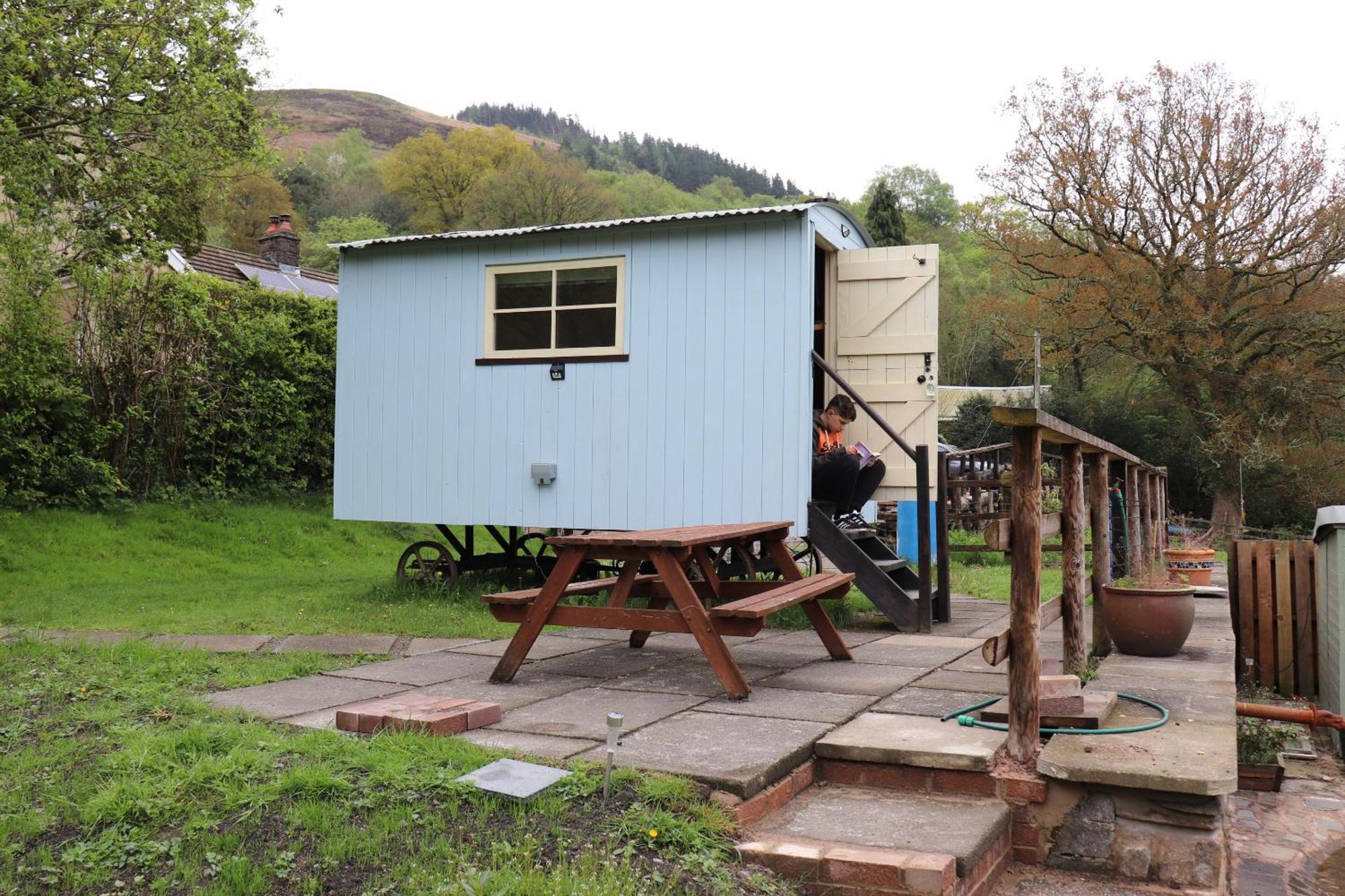 Tunnel Cottages At Blaen-Nant-Y-Groes Farm Aberdare Room photo