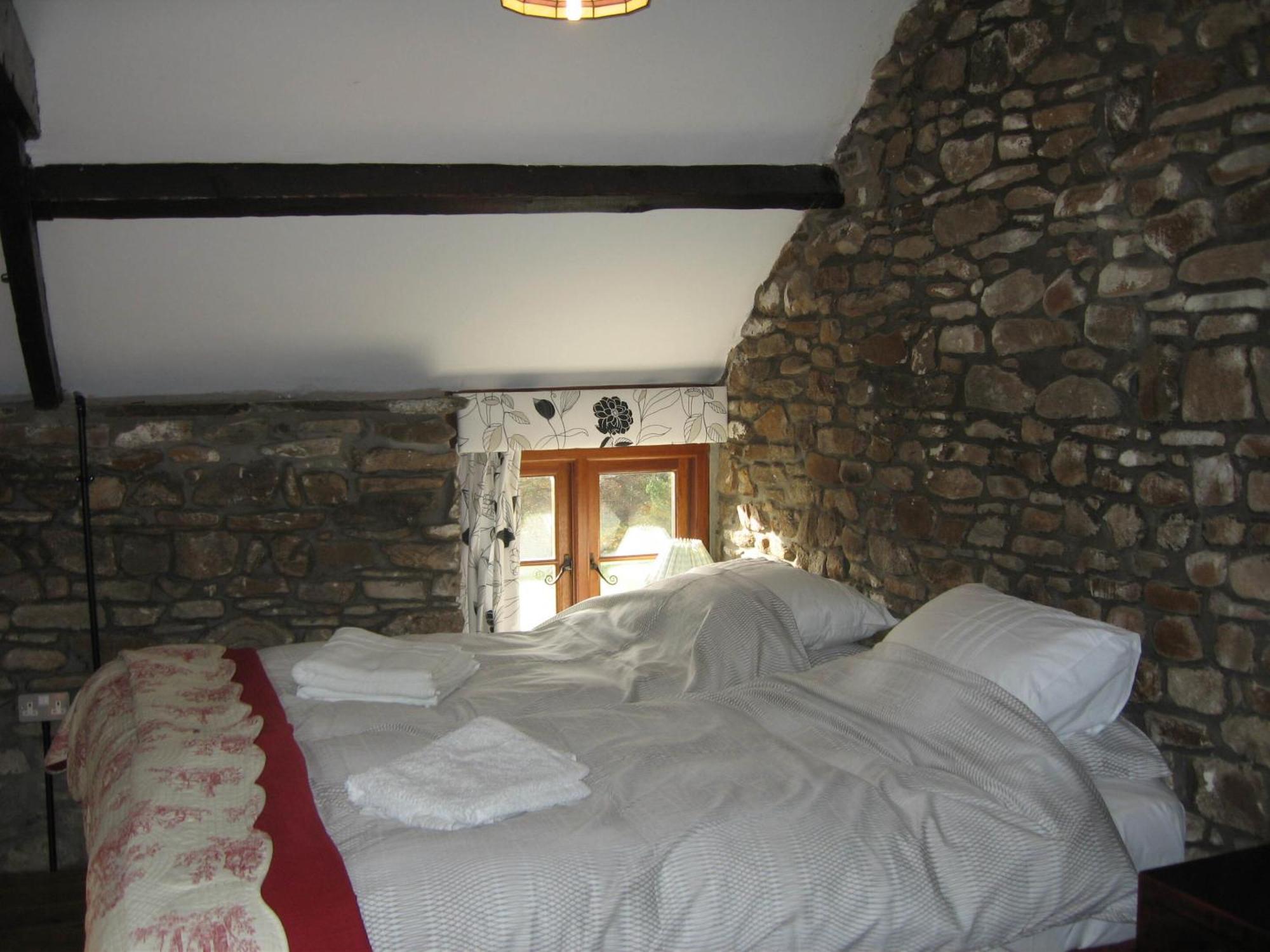 Tunnel Cottages At Blaen-Nant-Y-Groes Farm Aberdare Room photo